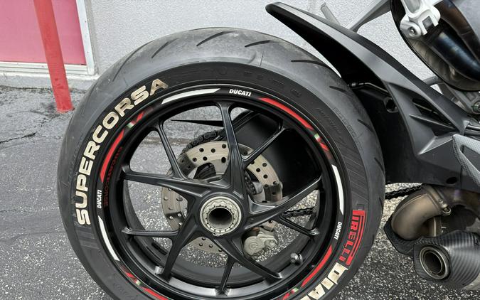 2023 Ducati Streetfighter V2 Ducati Red - 06220P