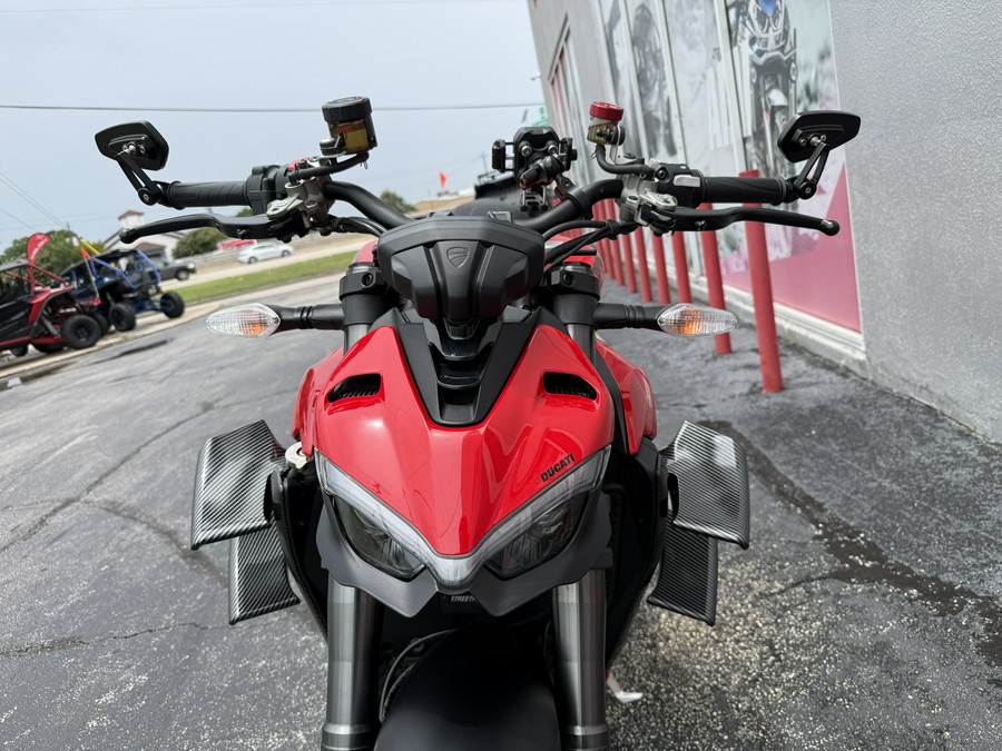 2023 Ducati Streetfighter V2 Ducati Red - 06220P