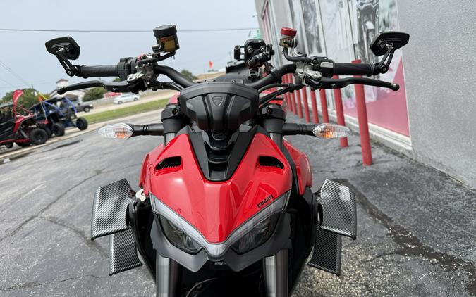 2023 Ducati Streetfighter V2 Ducati Red - 06220P