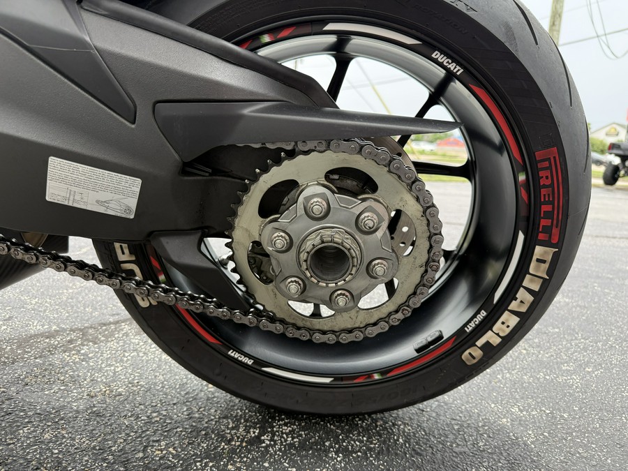 2023 Ducati Streetfighter V2 Ducati Red - 06220P