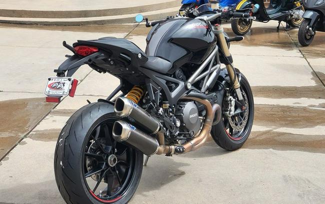 2013 Ducati Monster 1100 EVO