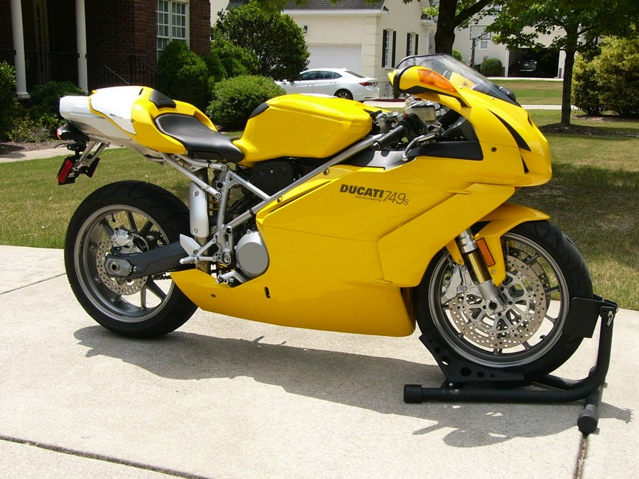 2004 Ducati 749S