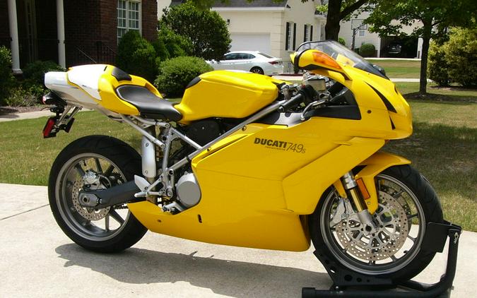 2004 Ducati 749S