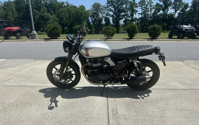 2025 Triumph Speed Twin 900 Aluminium Silver/Carnival Red/Jet Black