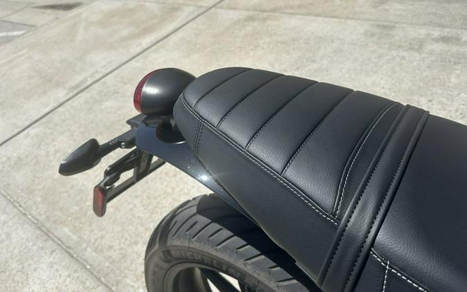 2025 Triumph Speed Twin 900 Aluminium Silver/Carnival Red/Jet Black