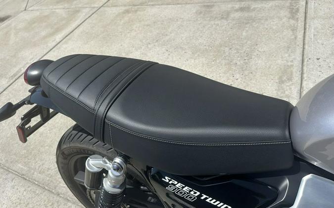 2025 Triumph Speed Twin 900 Aluminium Silver/Carnival Red/Jet Black