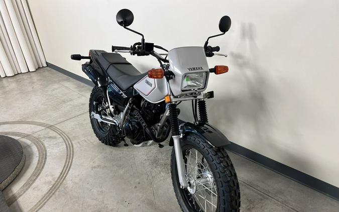 2027 Yamaha TW200 (TW200V1)