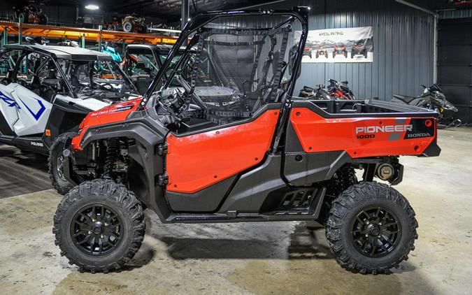 2025 Honda Pioneer 1000 Deluxe