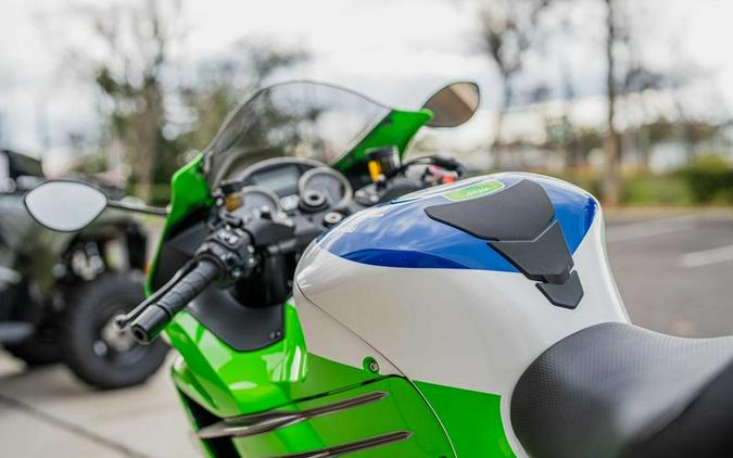 2024 Kawasaki Ninja® ZX™-14R 40th Anniversary Edition ABS