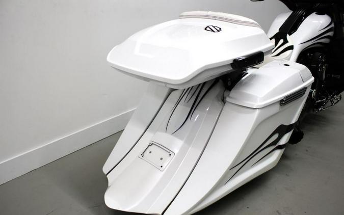 2016 Harley Davidson Street Glide CVO FLHXSE Screamin Eagle