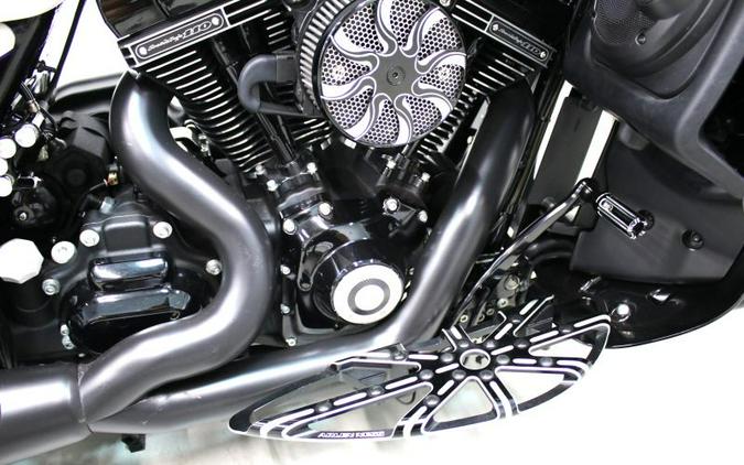 2016 Harley Davidson Street Glide CVO FLHXSE Screamin Eagle