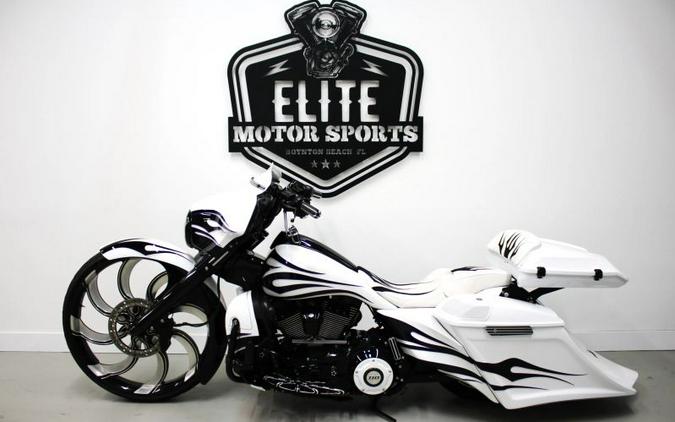 2016 Harley Davidson Street Glide CVO FLHXSE Screamin Eagle