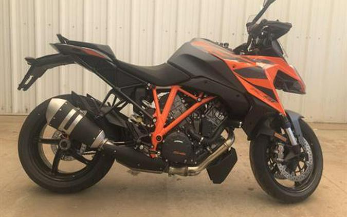 2023 KTM 1290 Super Duke GT