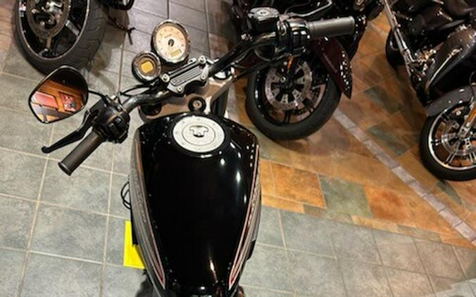 2010 Harley-Davidson XR1200™ Vivid Black