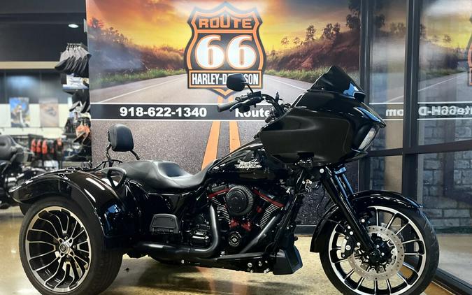 2023 Harley-Davidson Road Glide 3 Vivid Black - Black Finish