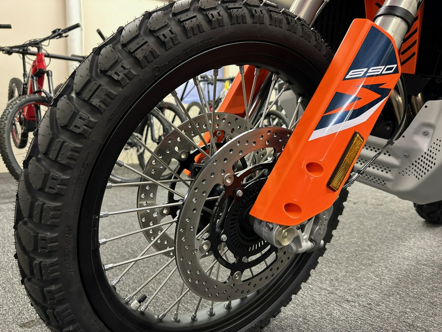 2024 KTM Adventure 890 R