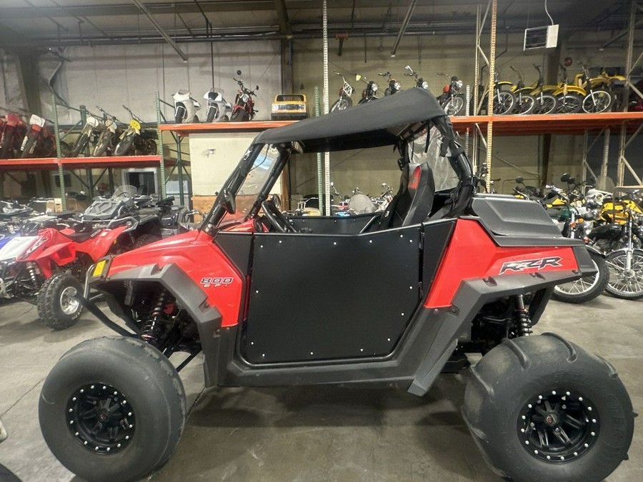 2014 Polaris® RZR® S 800 Indy Red