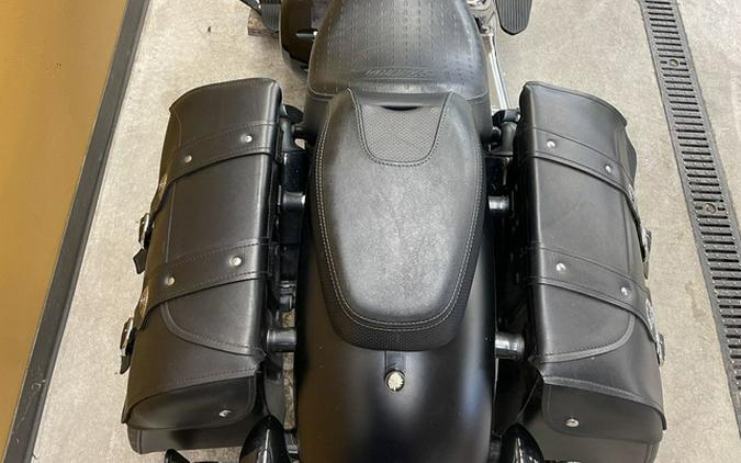 2022 Indian Chief Bobber Dark Horse Black Smoke