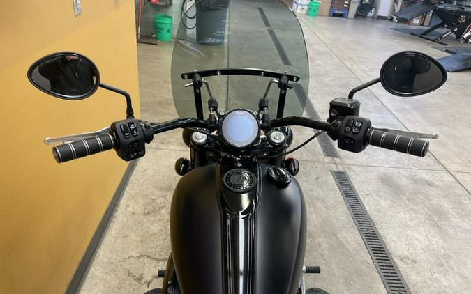 2022 Indian Chief Bobber Dark Horse Black Smoke