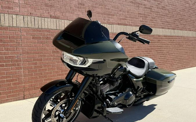 2026 Harley-Davidson® Road Glide® Olive Steel Metallic / Vivid Black Black Trim