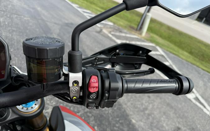 2026 Ducati Hypermotard V2 Sp