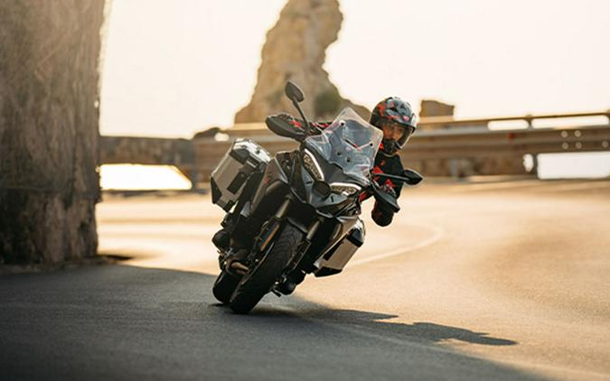2025 Ducati Multistrada V4 S Travel & Radar