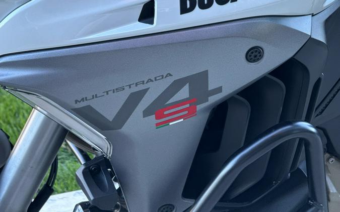 2025 Ducati Multistrada V4 S Travel & Radar