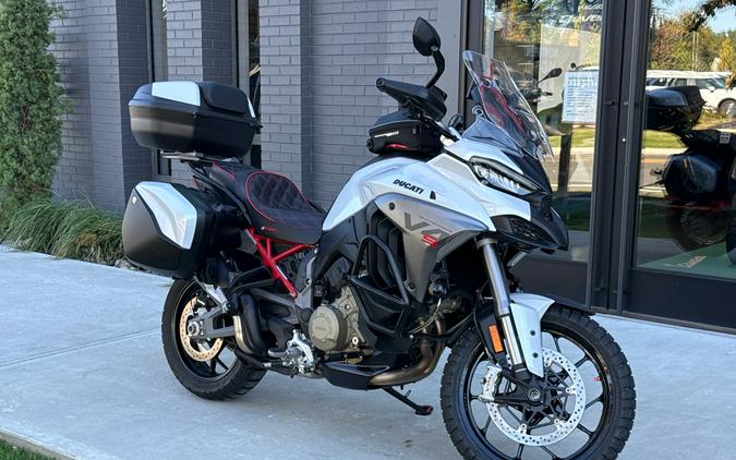 2025 Ducati Multistrada V4 S Travel & Radar