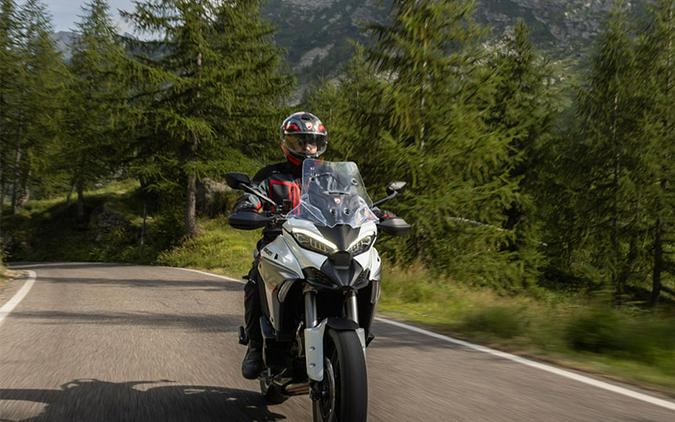 2025 Ducati Multistrada V4 S Travel & Radar