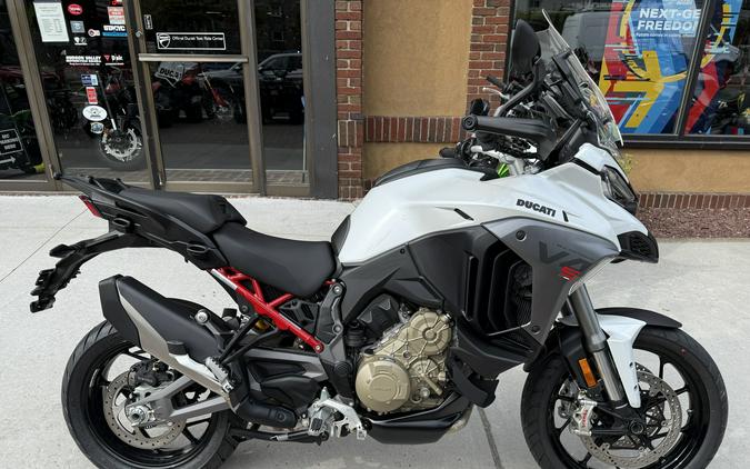 2025 Ducati Multistrada V4 S Travel & Radar