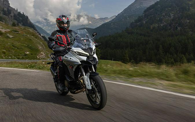 2025 Ducati Multistrada V4 S Travel & Radar