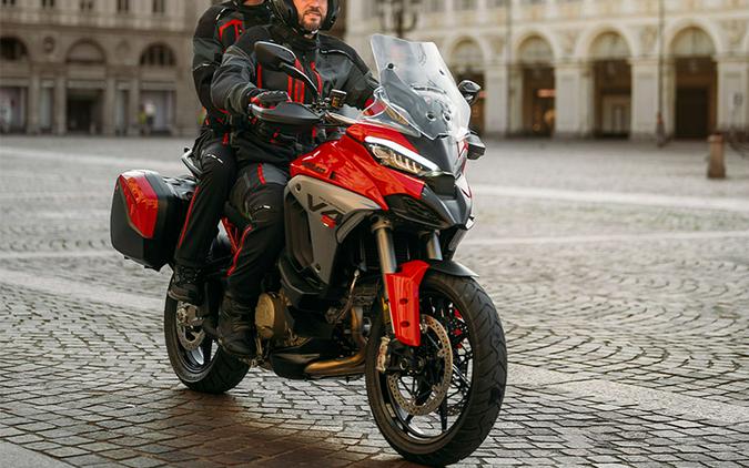 2025 Ducati Multistrada V4 S Travel & Radar
