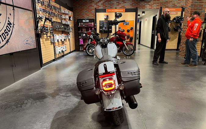 2026 Harley-Davidson Softail FLHC - Heritage Classic
