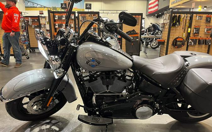 2026 Harley-Davidson Softail FLHC - Heritage Classic