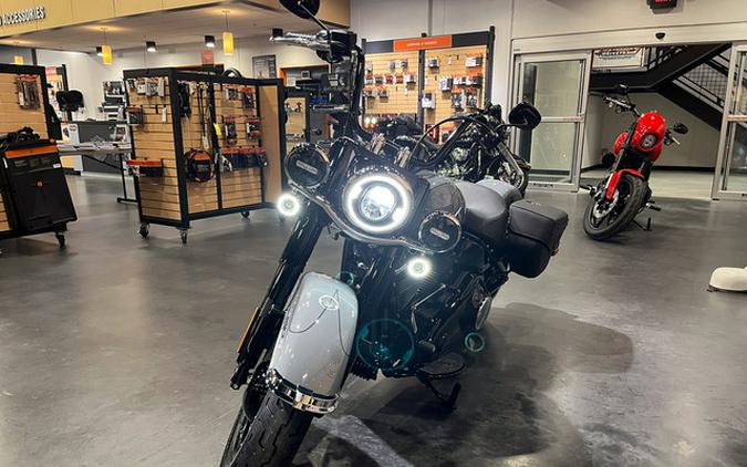 2026 Harley-Davidson Softail FLHC - Heritage Classic