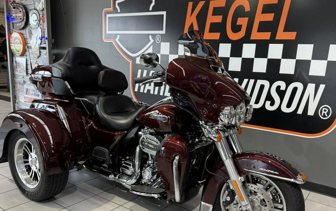 2019 Harley-Davidson® Tri Glide® Ultra Twisted Cherry