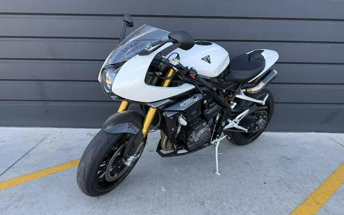 2022 Triumph Speed Triple 1200 RR Crystal White Storm Grey