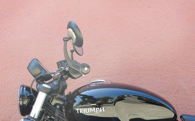 2024 Triumph Bonneville Bobber Jet Black