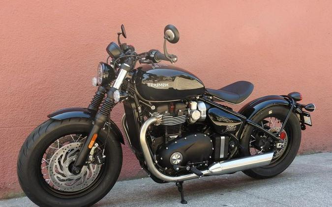 2024 Triumph Bonneville Bobber Jet Black