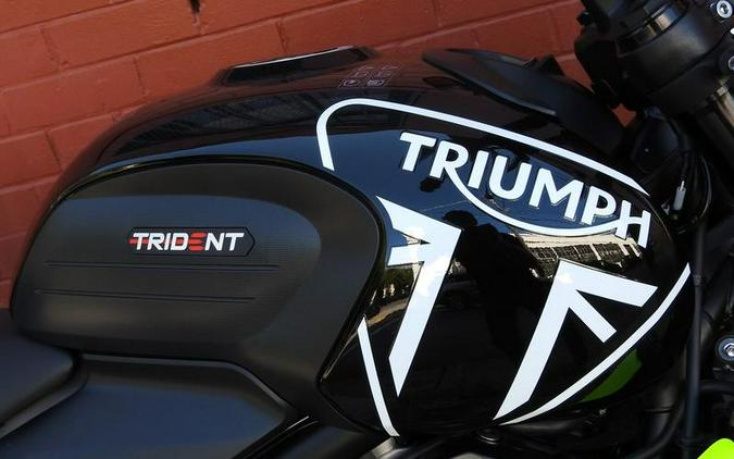 2024 Triumph Trident 660 Jet Black/Triumph Racing Yellow