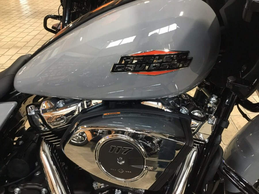 2024 Harley-Davidson Road Glide® Billiard Gray-Chrome Finish- 4 Point Detach/Sissy bar Installed