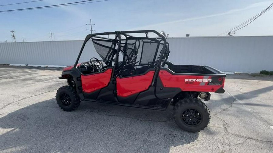 2023 Honda® Pioneer 1000-6 Deluxe Crew