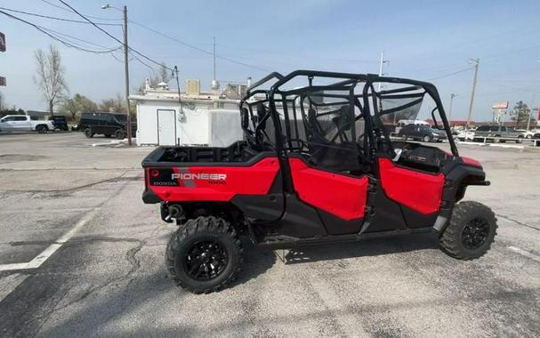 2023 Honda® Pioneer 1000-6 Deluxe Crew