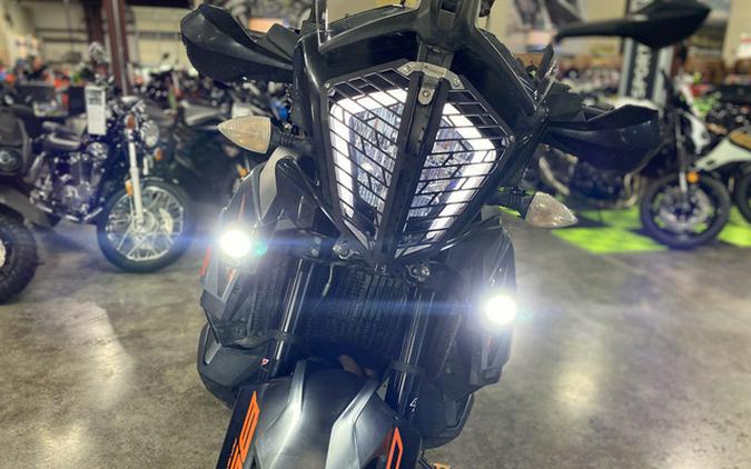 2021 KTM Adventure 890