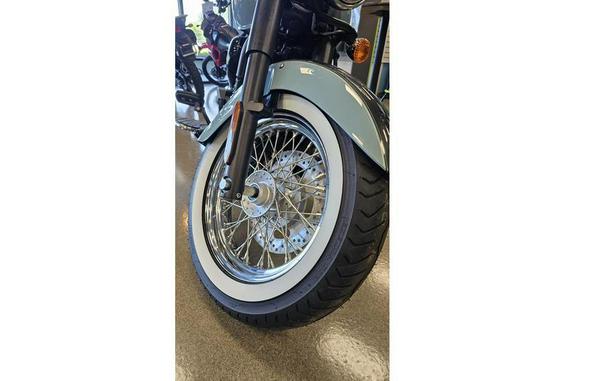 2025 VULCAN 900 CLASSIC - Kawasaki