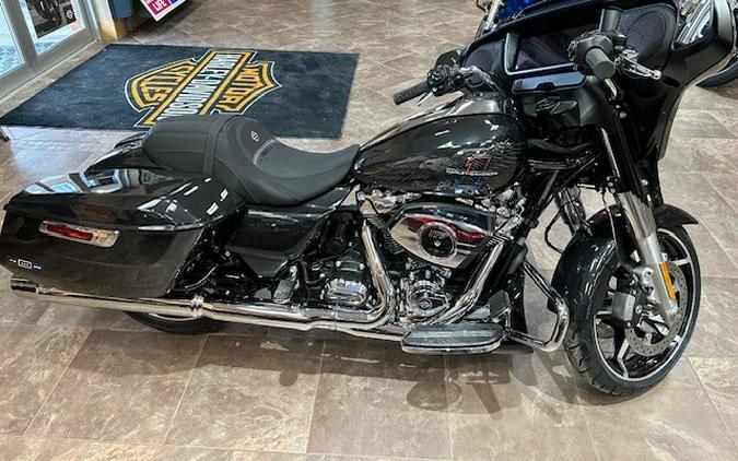 2026 Harley-Davidson® Street Glide® Midnight Ember Chrome Trim