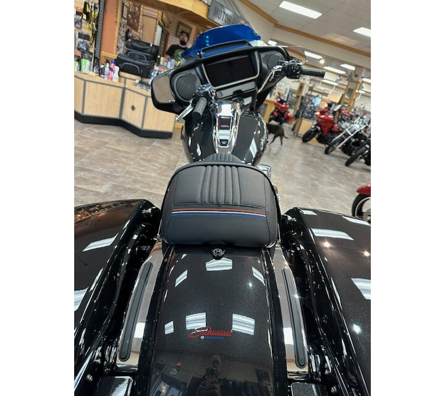 2026 Harley-Davidson® Street Glide® Midnight Ember Chrome Trim