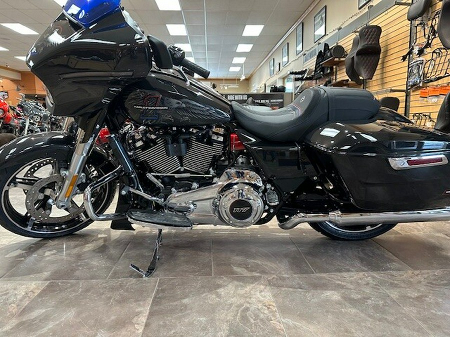 2026 Harley-Davidson® Street Glide® Midnight Ember Chrome Trim