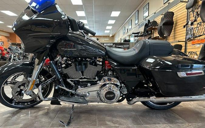 2026 Harley-Davidson® Street Glide® Midnight Ember Chrome Trim