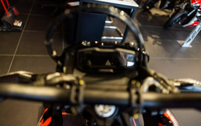 2024 Ducati Hypermotard 698 Mono RVE